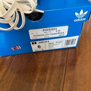 Samba OG Womens Size 6 Cream/Black NWT